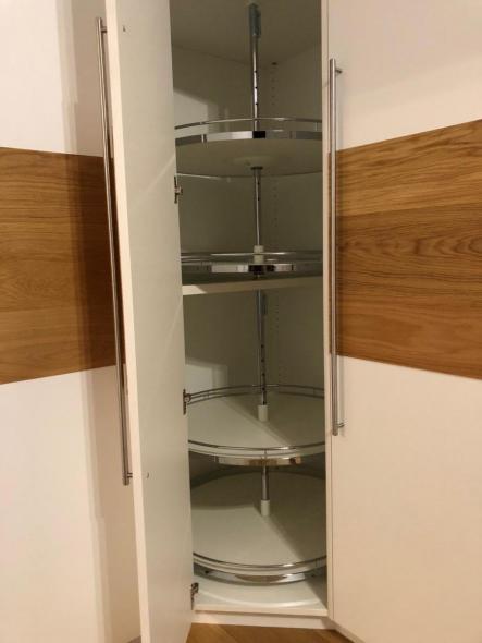 eckschrank-mit-drehbarem-element